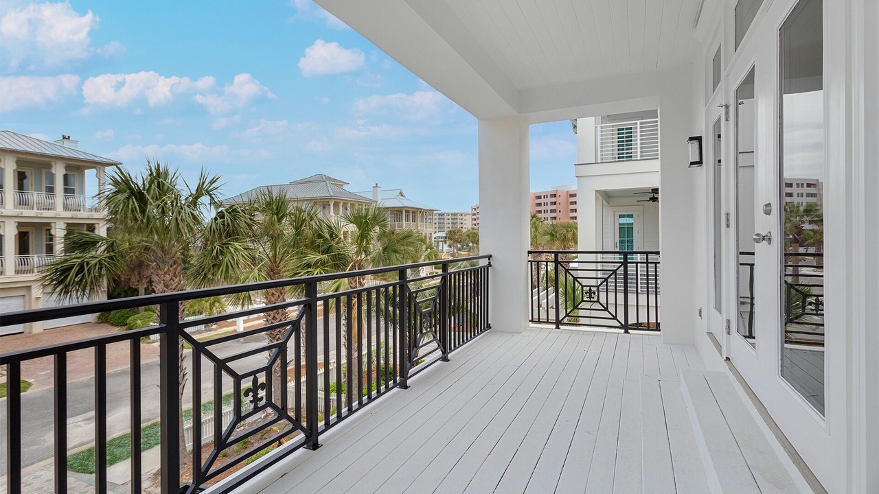 Photo of Patio Balcony in Holiday Isle