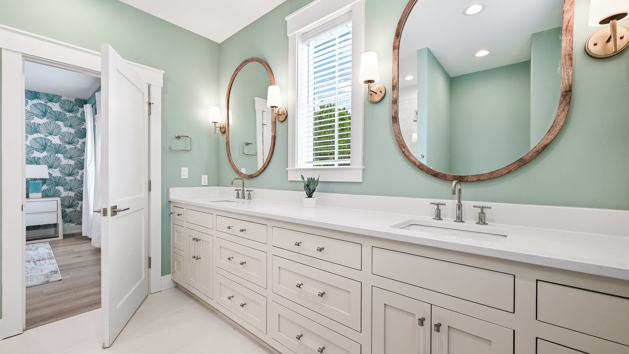 Photo of Bathroom in Village of Sugar Beach