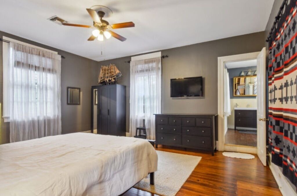 Photo of Bedroom in Algiers Point