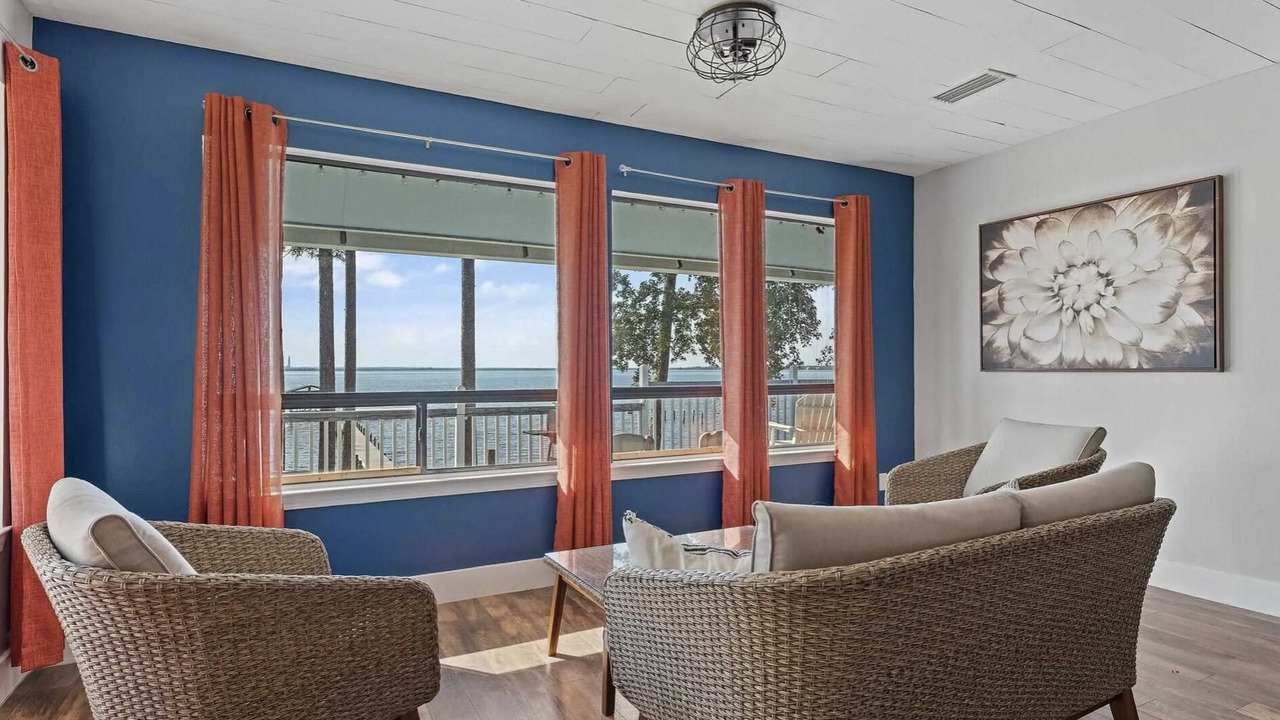 Photo of Livingroom in Florida Panhandle