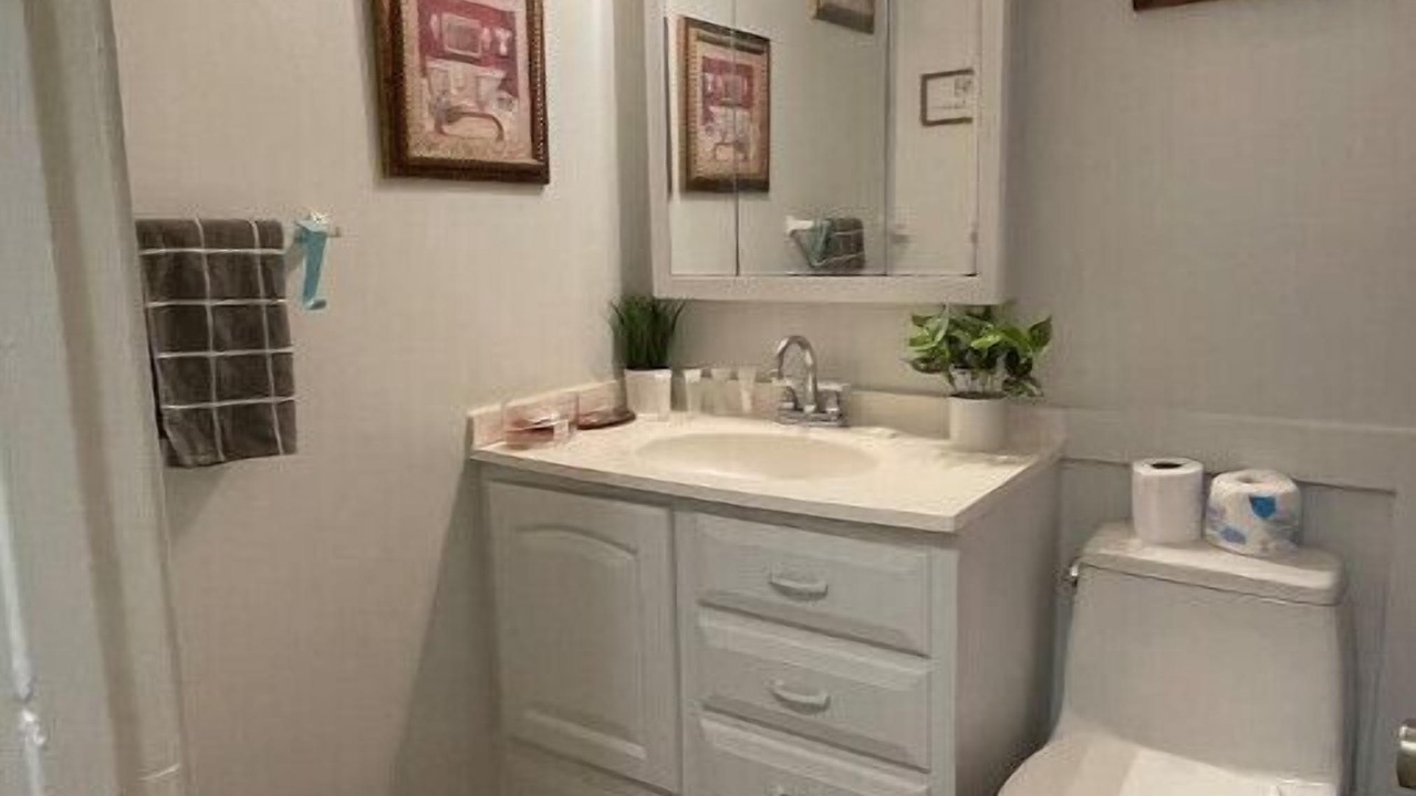 Photo of Bathroom in Tillmans Corner