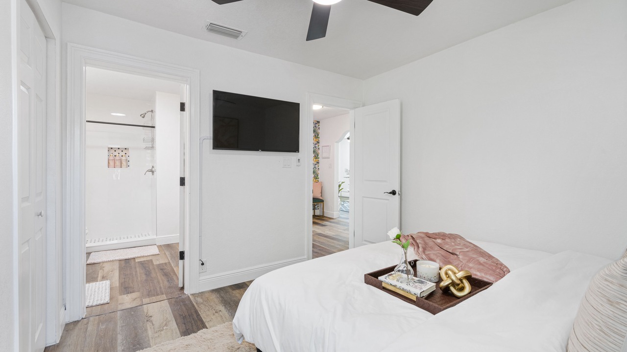 Photo of Bedroom in North Hyde Park