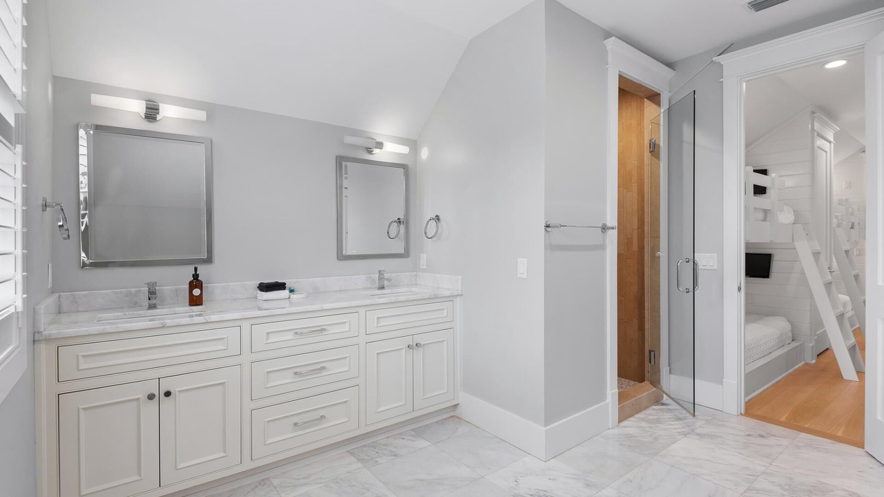 Photo of Bedroom in Forest District
