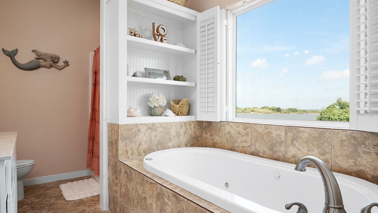 Photo of Bathroom in Port Bolivar