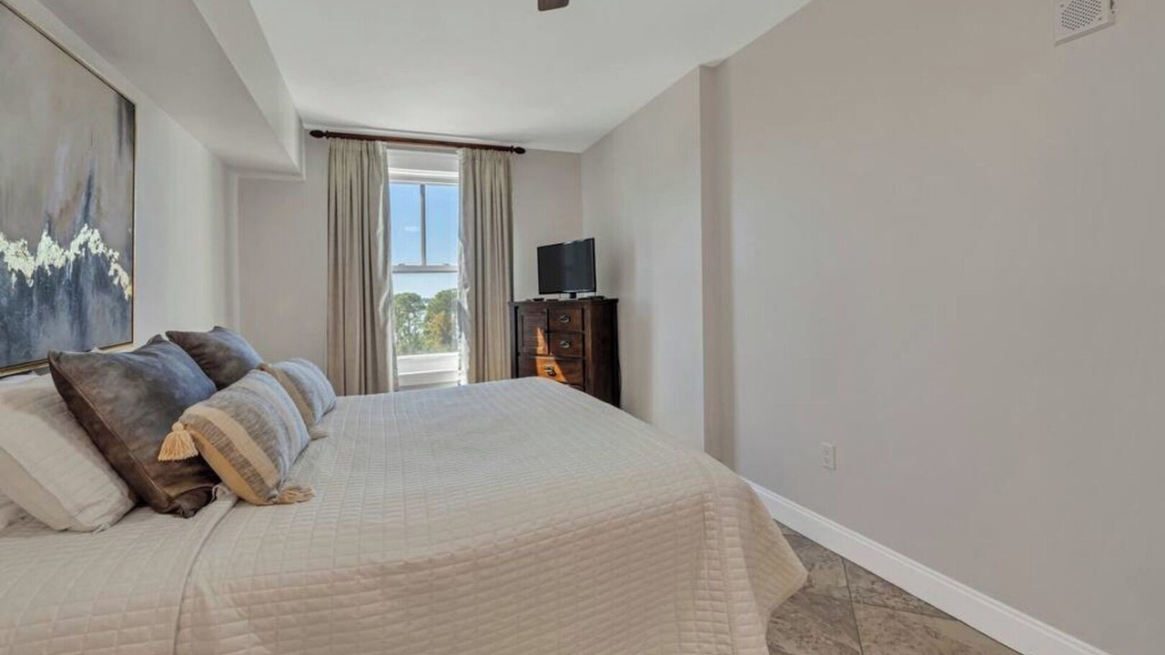 Photo of Bedroom in Baytowne Wharf