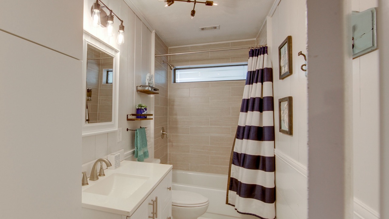 Photo of Bathroom in Dogwood
