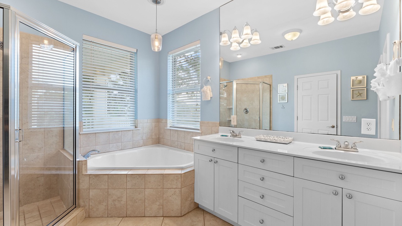 Photo of Bathroom in Emerald Waters Village