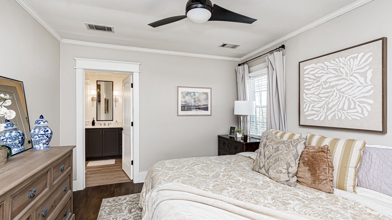 Photo of Bedroom in Mid City South