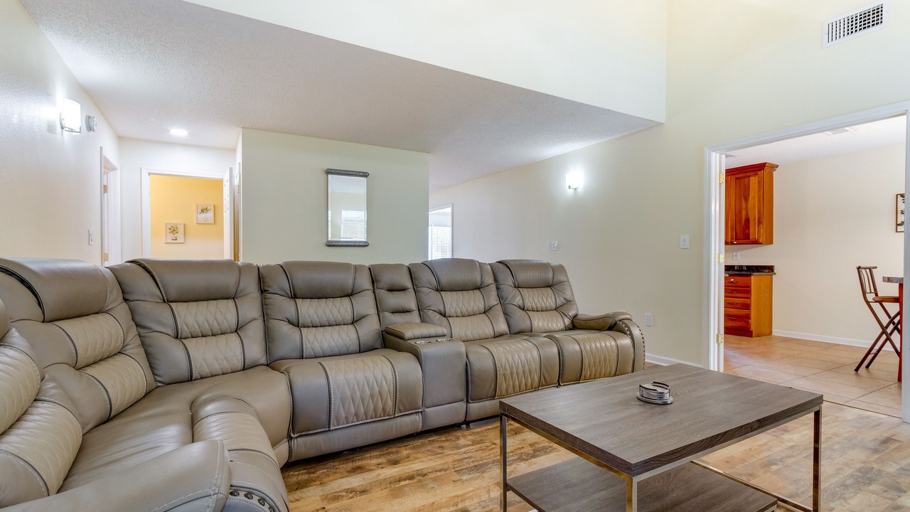 Photo of Livingroom in Mary Esther