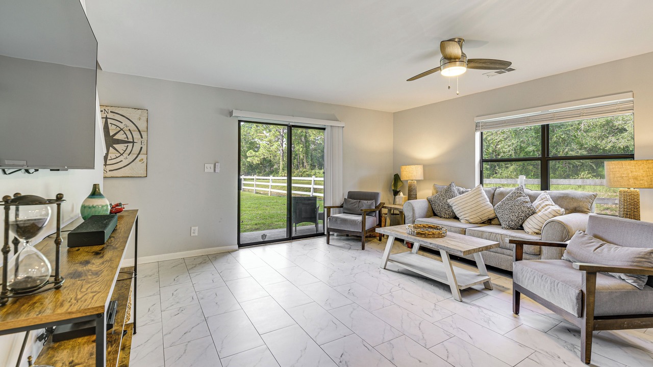 Photo of Livingroom in Mary Esther