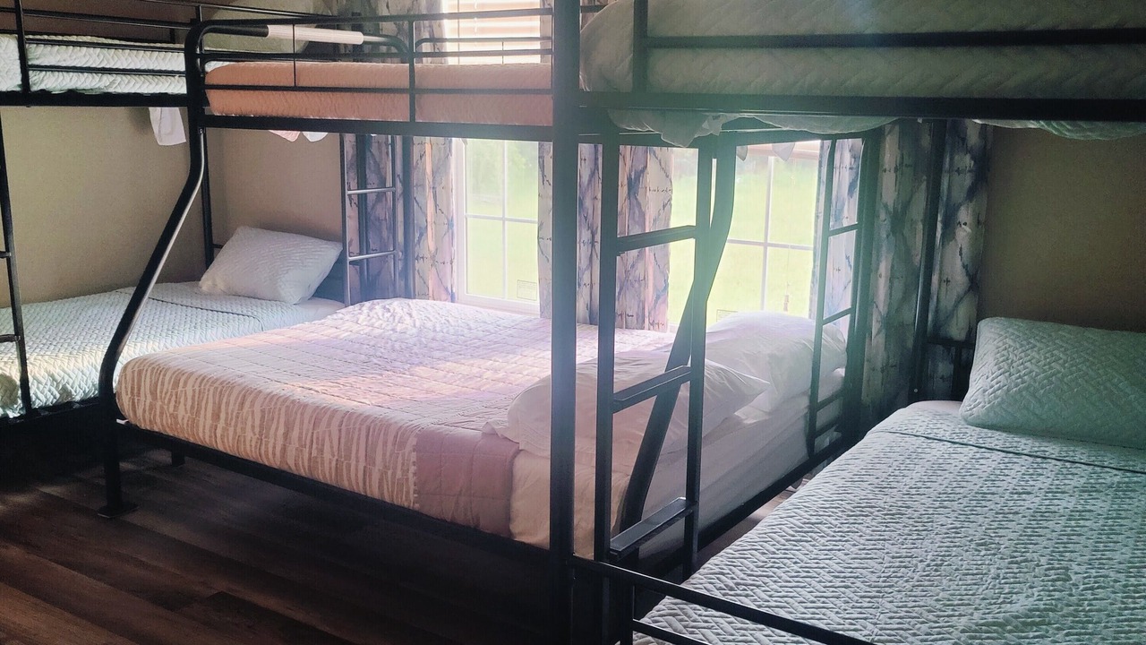 Photo of Bedroom in Wewahitchka