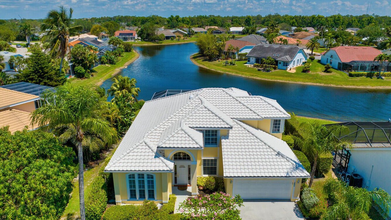 Photo of Outdoor in Crown Pointe