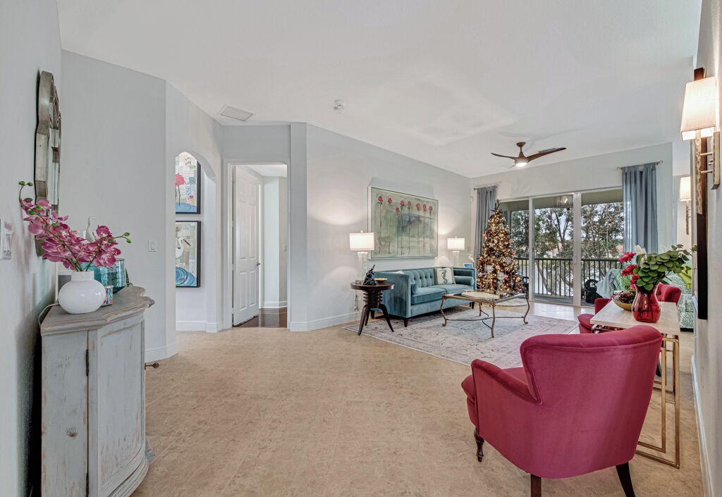 Photo of Livingroom in Hunt Club