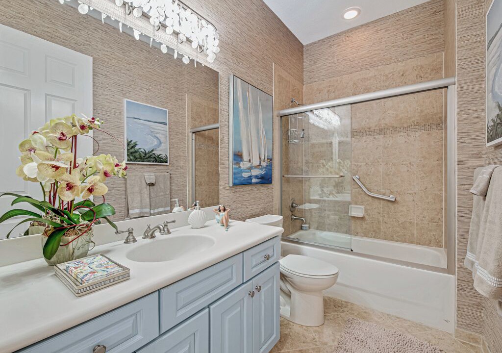 Photo of Bathroom in Hunt Club