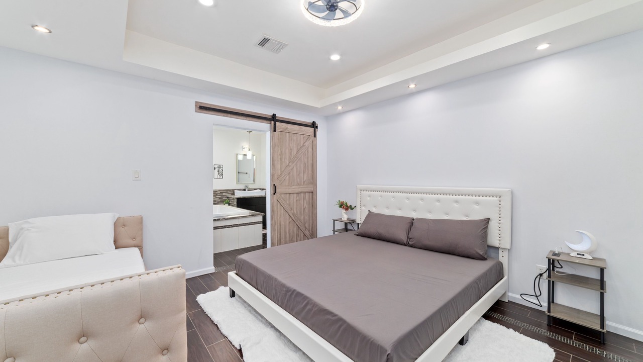 Photo of Bedroom in Clodine