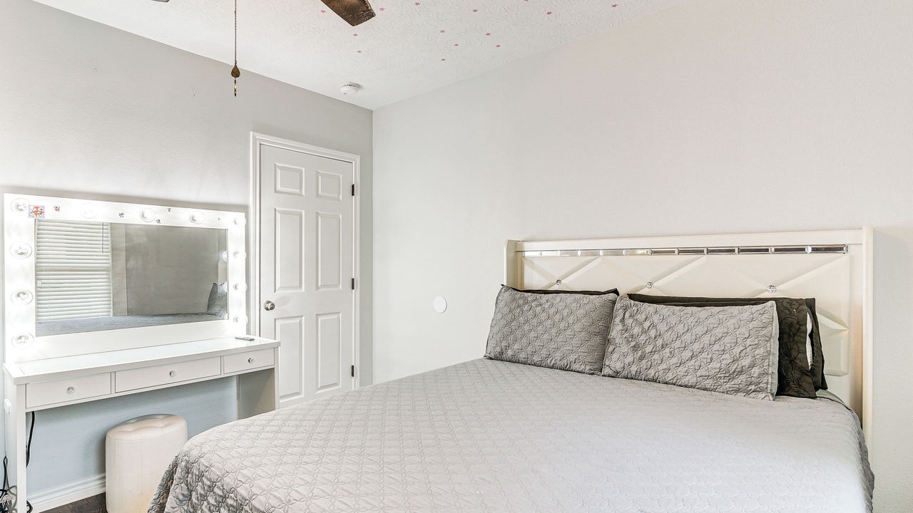 Photo of Bedroom in Port Neches