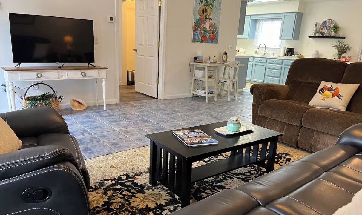 Photo of Livingroom in Florida Shores