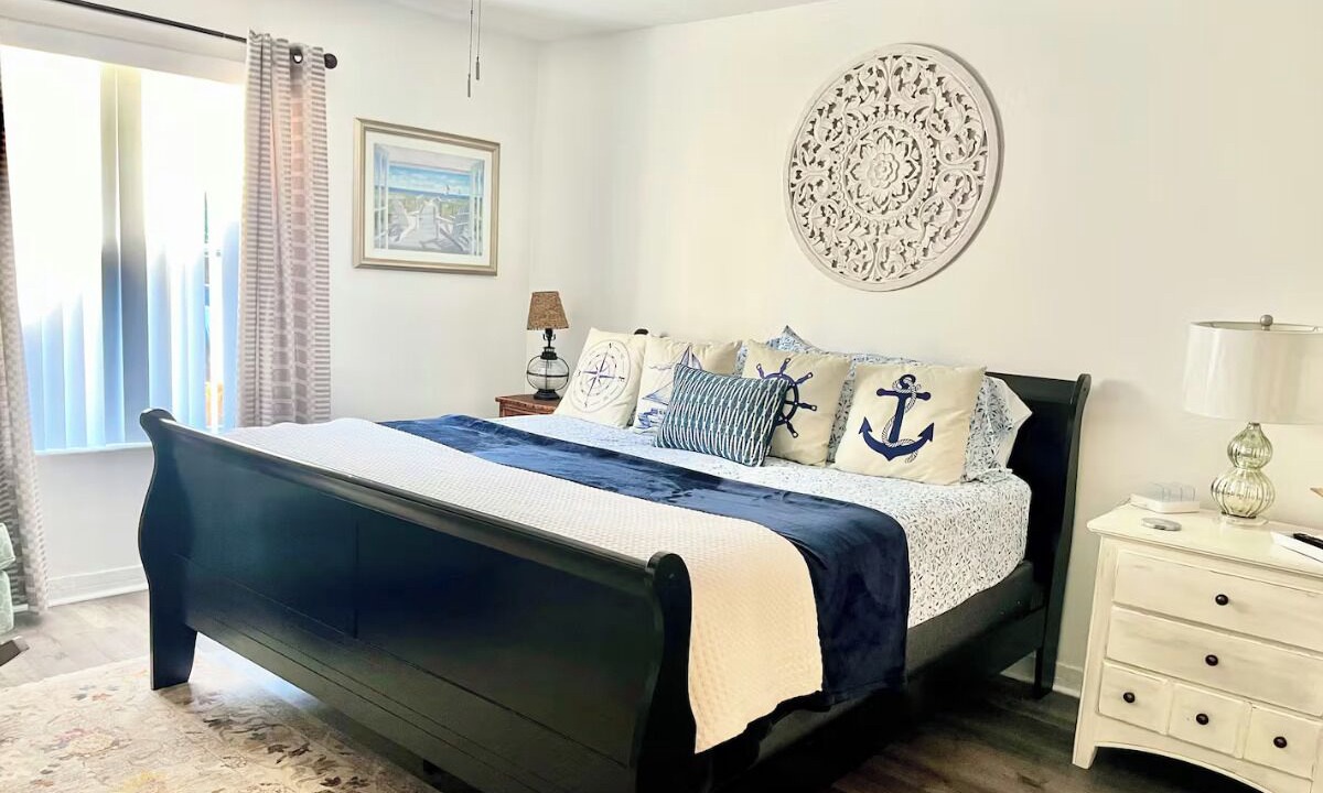 Photo of Bedroom in Florida Shores