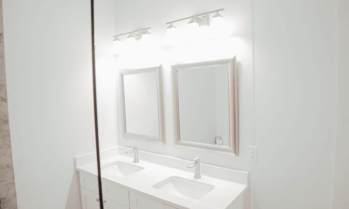 Photo of Bathroom in Avalon Beach Estates