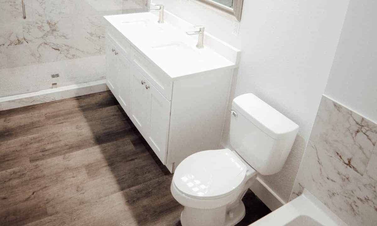 Photo of Bathroom in Avalon Beach Estates