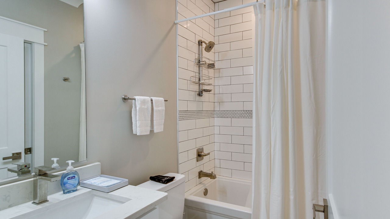 Photo of Bathroom in Diamondhead
