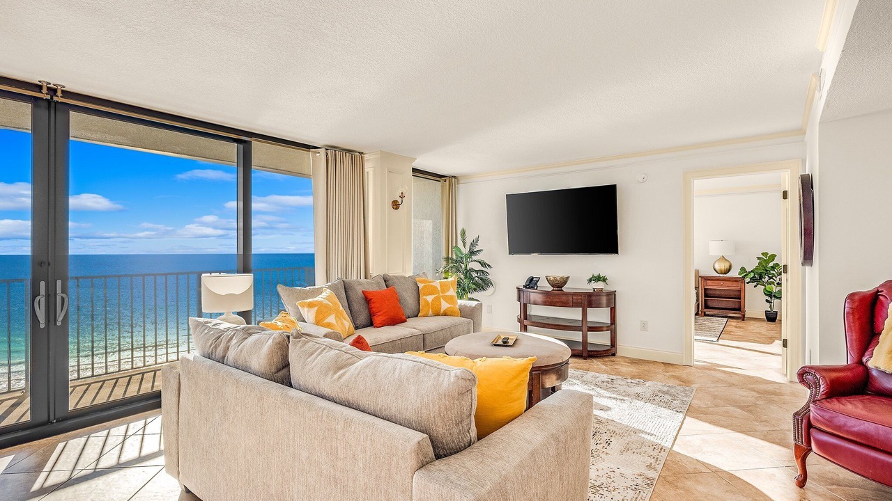 Photo of Livingroom in Summer Breeze