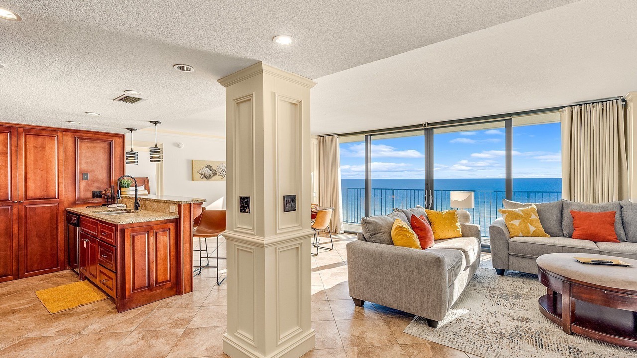 Photo of Livingroom in Summer Breeze