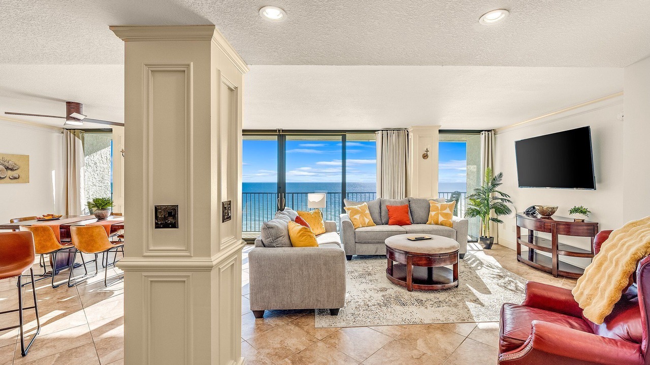 Photo of Livingroom in Summer Breeze