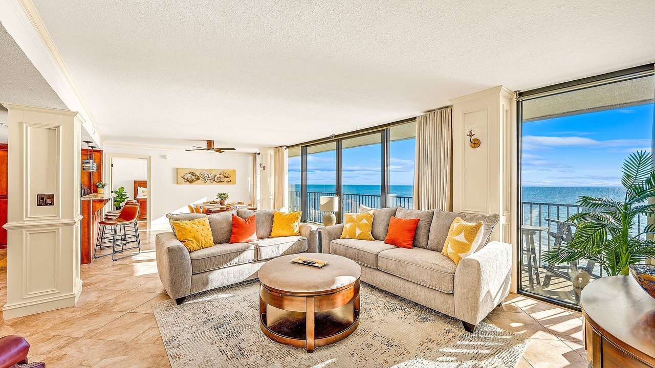 Photo of Livingroom in Summer Breeze