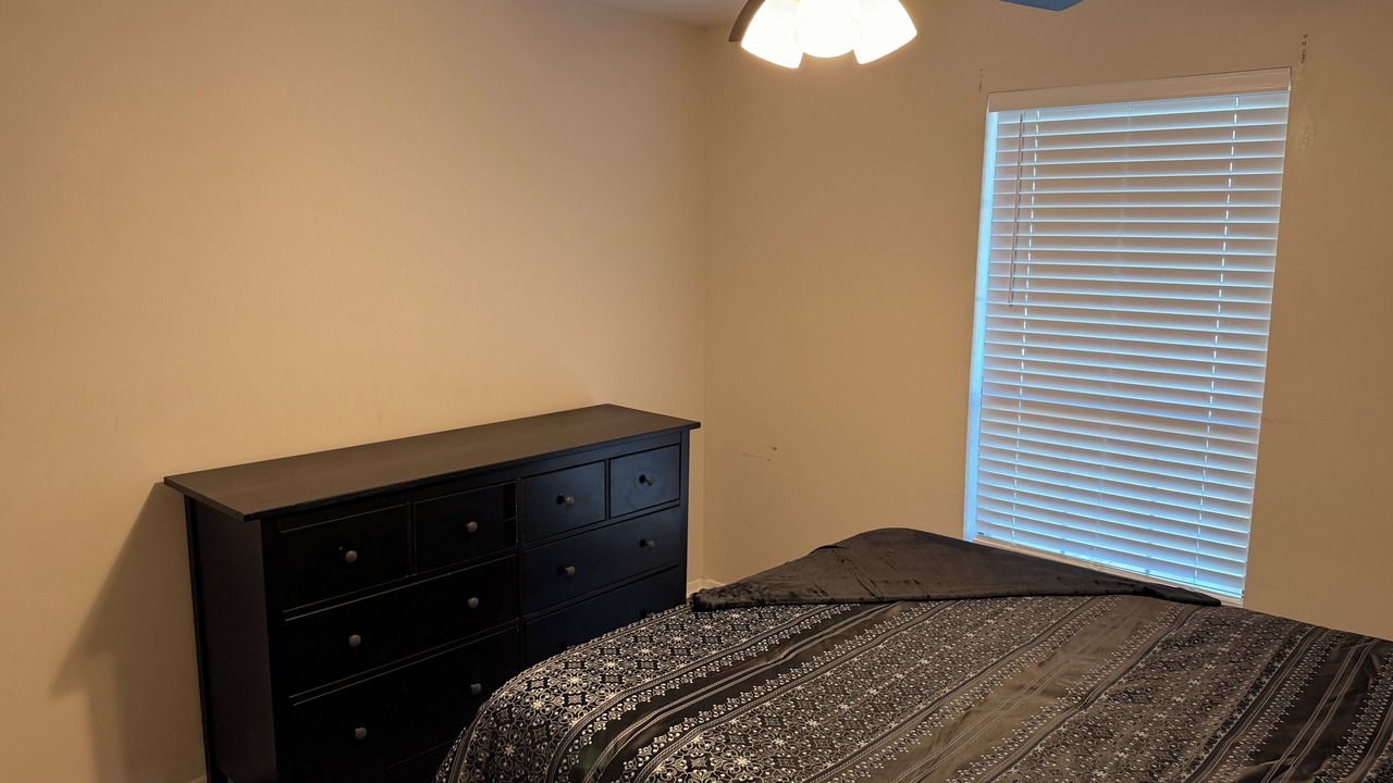 Photo of Bedroom in Crown Colony