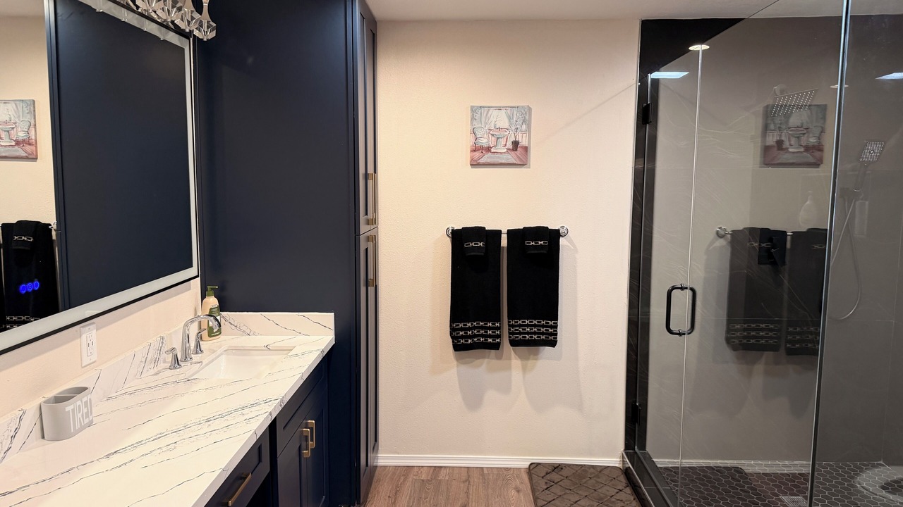 Photo of Bathroom in Crown Colony