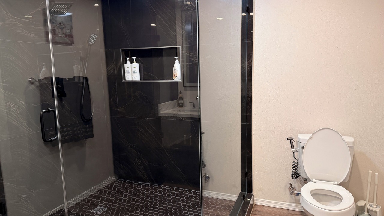 Photo of Bathroom in Crown Colony