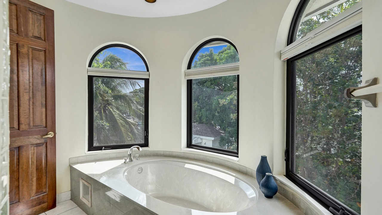 Photo of Bathroom in Wilton Manors