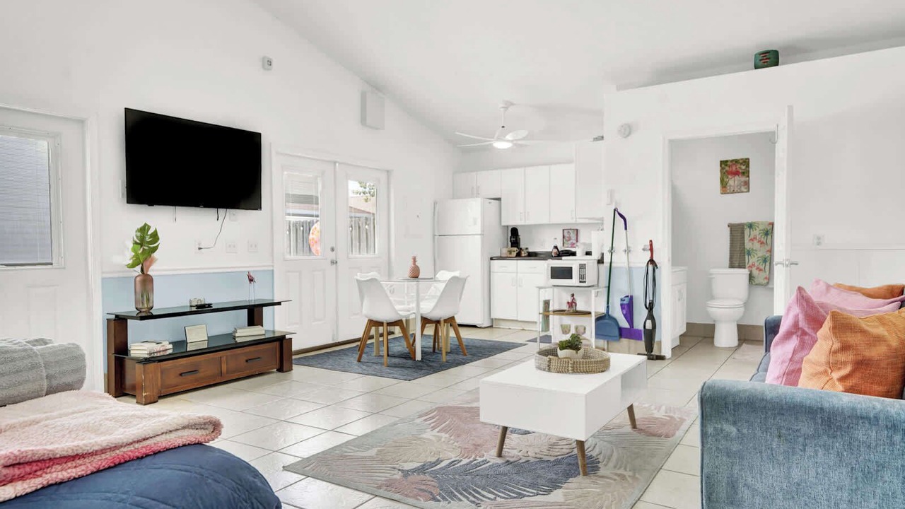 Photo of Livingroom in Lynn Haven