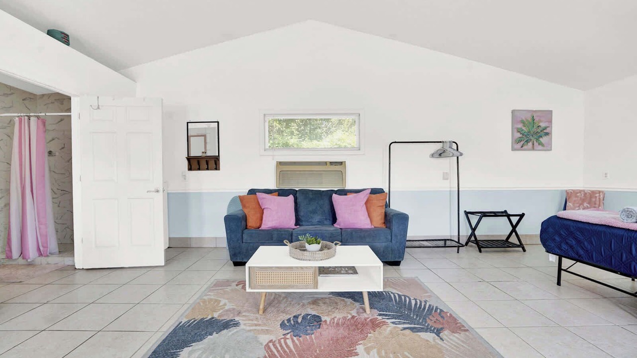 Photo of Livingroom in Lynn Haven