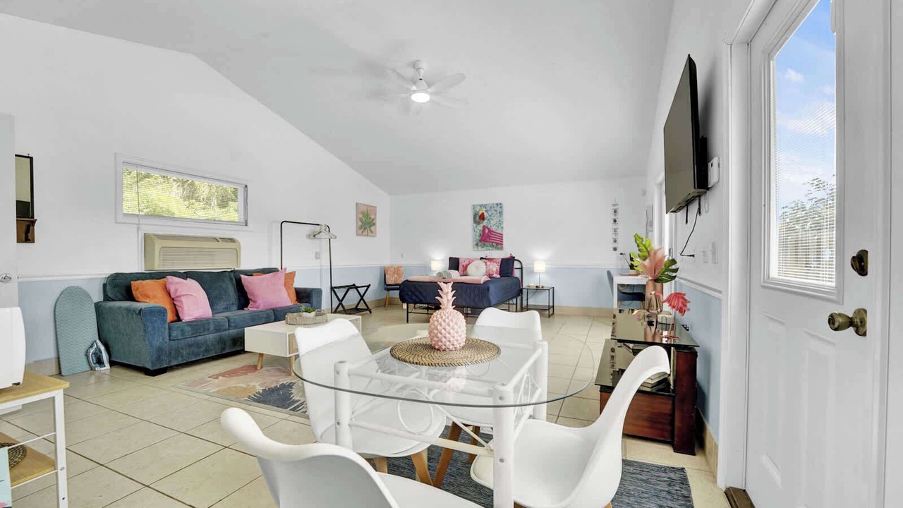 Photo of Livingroom in Lynn Haven
