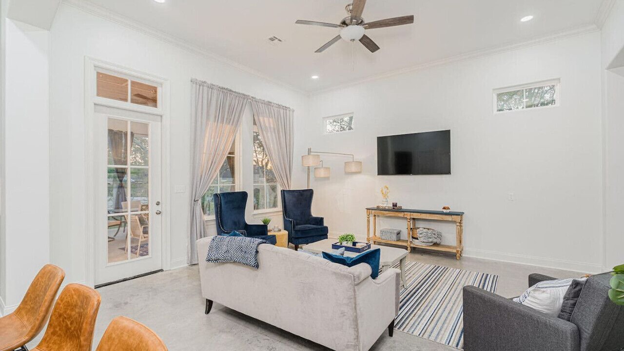 Photo of Livingroom in Lafayette