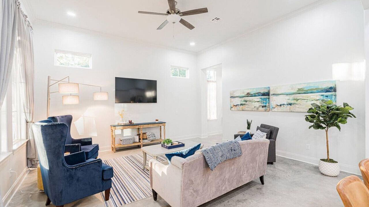 Photo of Livingroom in Lafayette