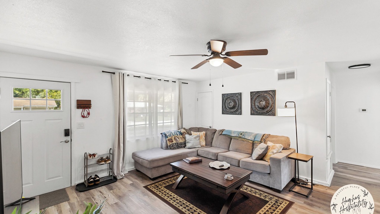 Photo of Livingroom in South Daytona
