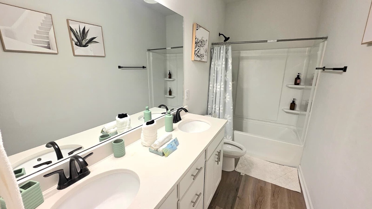 Photo of Bathroom in Highlands - Perkins