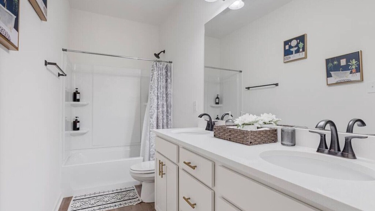 Photo of Bathroom in Highlands - Perkins
