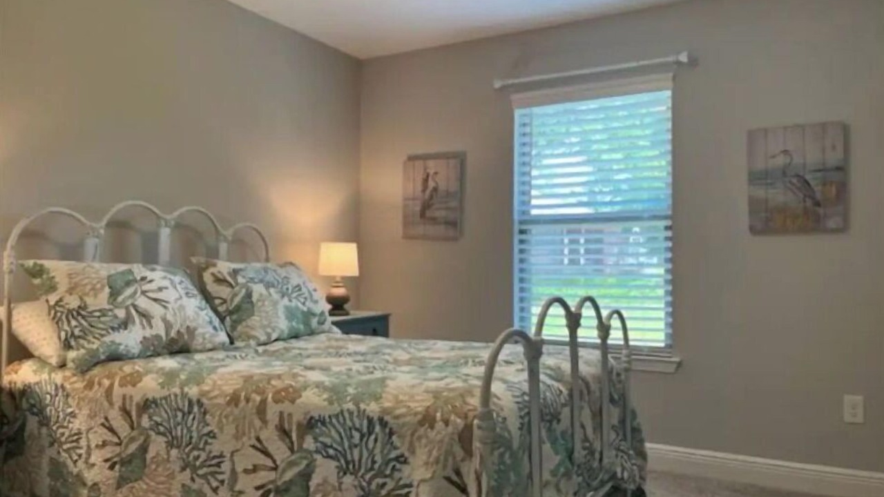 Photo of Bedroom in Lillian