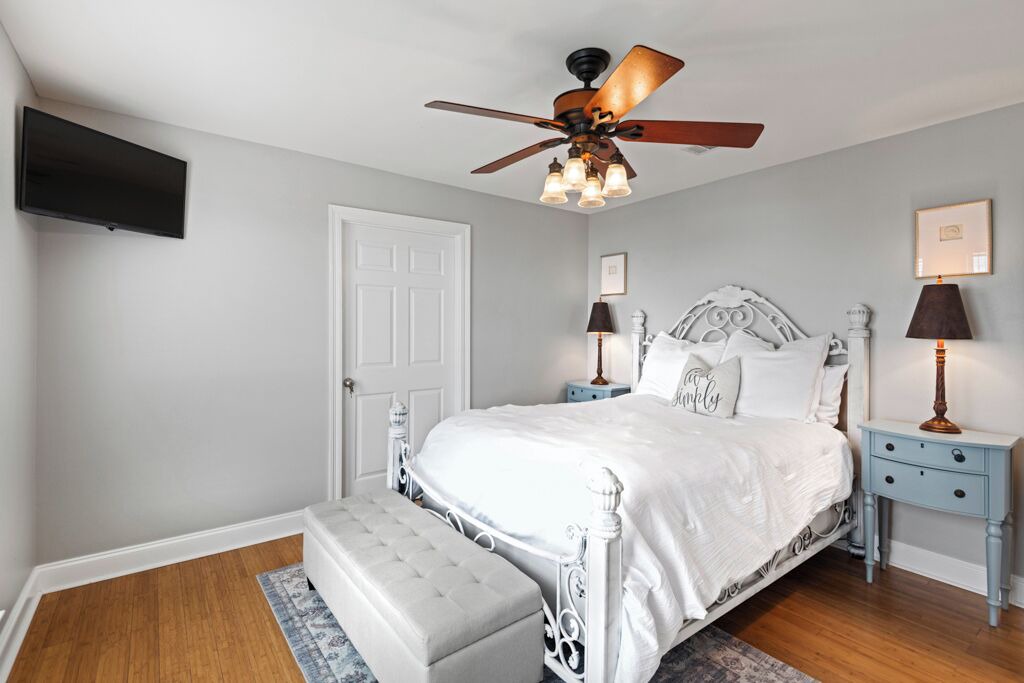 Photo of Bedroom in Shoreline Park