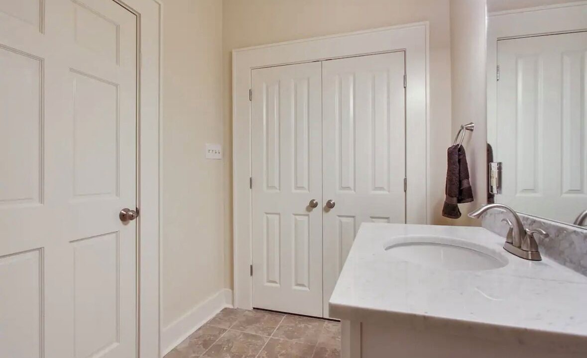 Photo of Bathroom in South 7th Ward