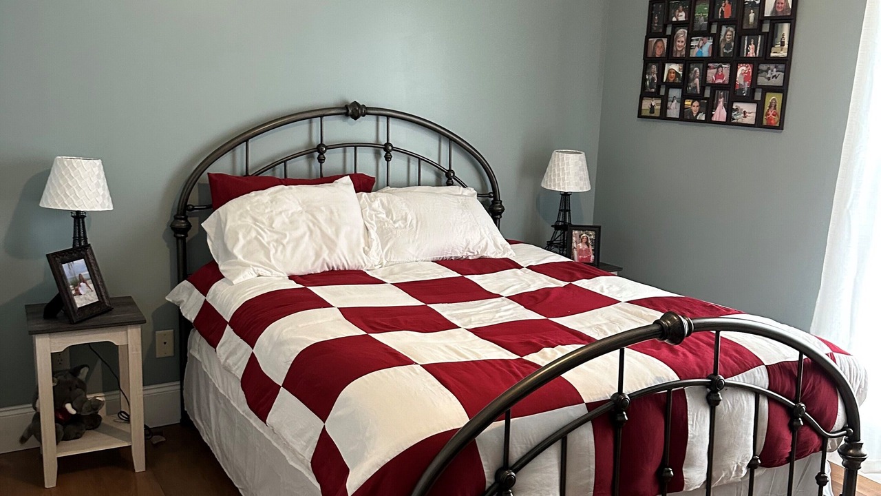 Photo of Bedroom in Northport