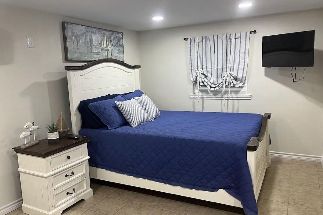 Photo of Bedroom in Orange