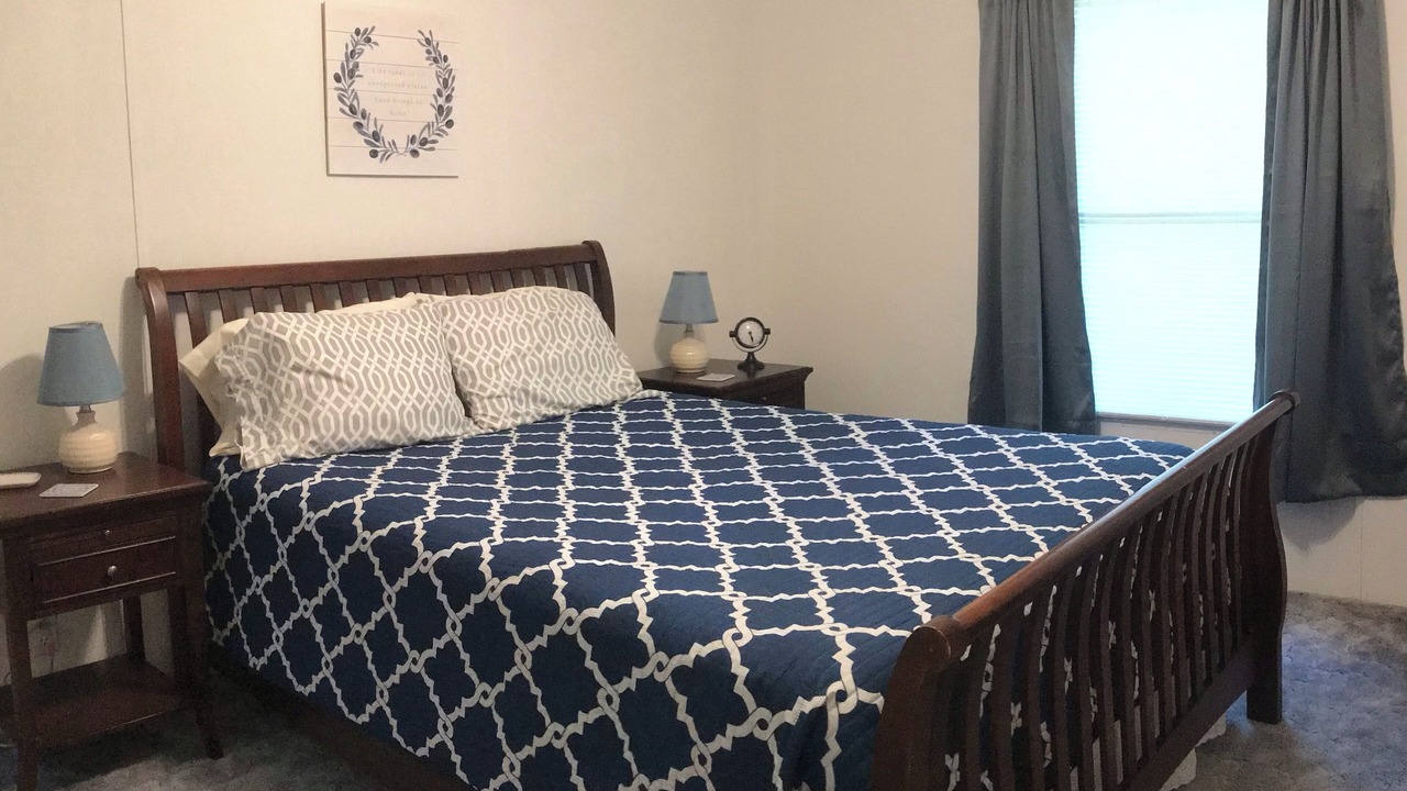 Photo of Bedroom in Broaddus