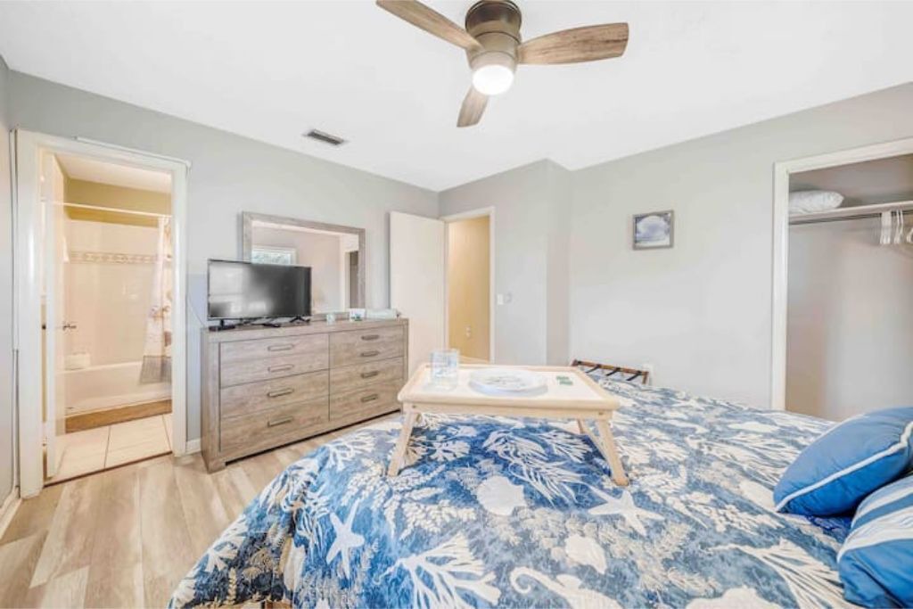 Photo of Bedroom in Holiday Beach