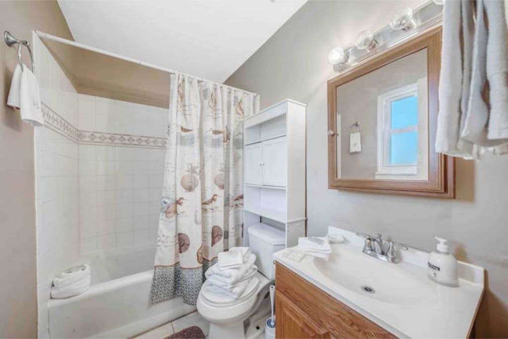 Photo of Bathroom in Holiday Beach