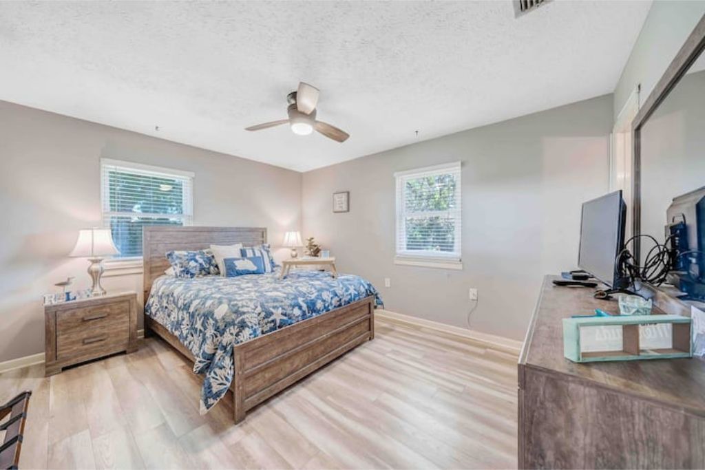Photo of Bedroom in Holiday Beach